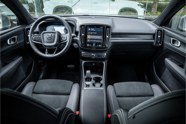 Volvo XC40 1.5 T4 Plug-in hybrid Core Bright ** Leder/Alcantara ** Camera ** 19inch Volvo XC40 1.5 T4 Plug-in hybrid Core Bright ** Leder/Alcantara ** Camera ** 19inch