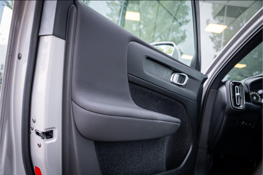 Volvo XC40 1.5 T4 Plug-in hybrid Core Bright ** Leder/Alcantara ** Camera ** 19inch Volvo XC40 1.5 T4 Plug-in hybrid Core Bright ** Leder/Alcantara ** Camera ** 19inch