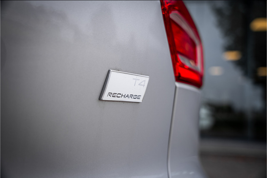 Volvo XC40 1.5 T4 Plug-in hybrid Core Bright ** Leder/Alcantara ** Camera ** 19inch Volvo XC40 1.5 T4 Plug-in hybrid Core Bright ** Leder/Alcantara ** Camera ** 19inch