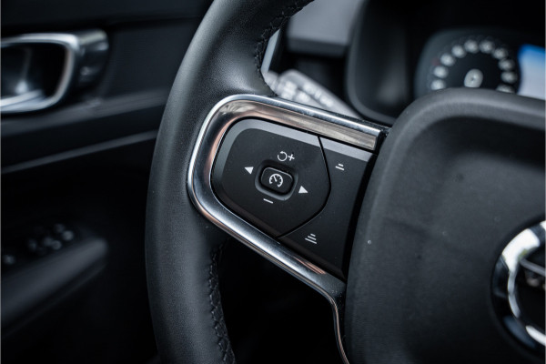 Volvo XC40 1.5 T4 Plug-in hybrid Core Bright ** Leder/Alcantara ** Camera ** 19inch Volvo XC40 1.5 T4 Plug-in hybrid Core Bright ** Leder/Alcantara ** Camera ** 19inch