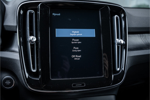 Volvo XC40 1.5 T4 Plug-in hybrid Core Bright ** Leder/Alcantara ** Camera ** 19inch Volvo XC40 1.5 T4 Plug-in hybrid Core Bright ** Leder/Alcantara ** Camera ** 19inch