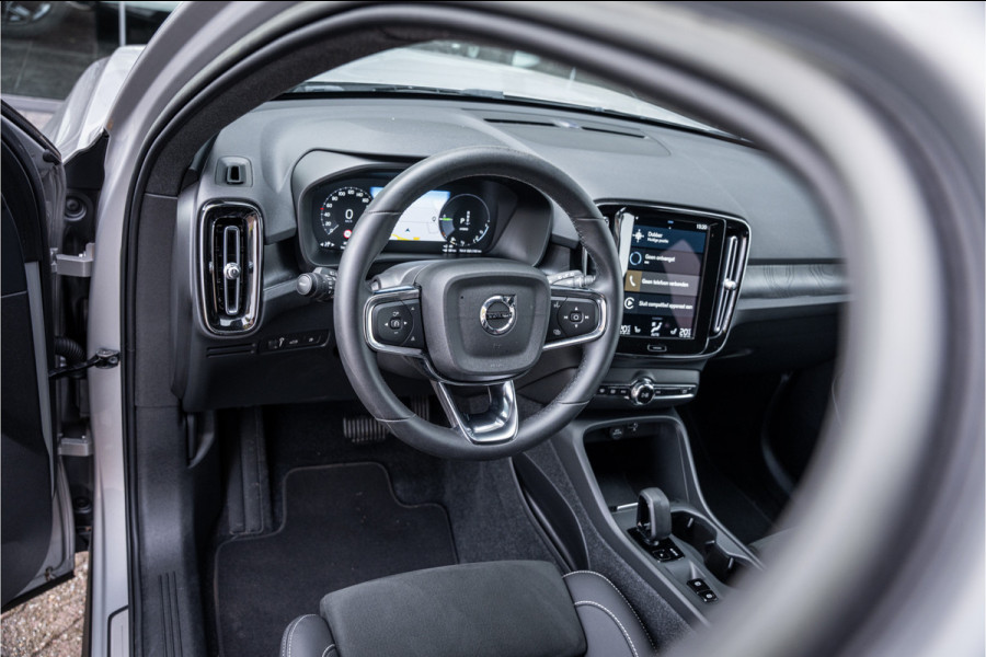 Volvo XC40 1.5 T4 Plug-in hybrid Core Bright ** Leder/Alcantara ** Camera ** 19inch Volvo XC40 1.5 T4 Plug-in hybrid Core Bright ** Leder/Alcantara ** Camera ** 19inch