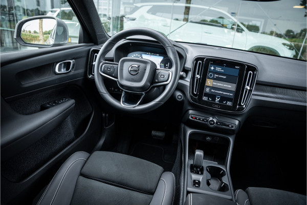 Volvo XC40 1.5 T4 Plug-in hybrid Core Bright ** Leder/Alcantara ** Camera ** 19inch Volvo XC40 1.5 T4 Plug-in hybrid Core Bright ** Leder/Alcantara ** Camera ** 19inch