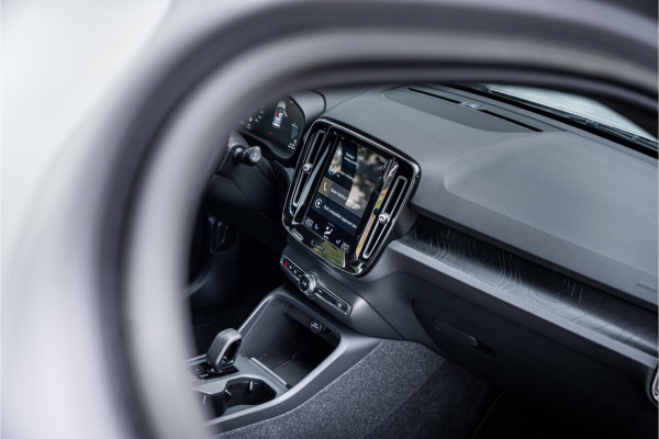 Volvo XC40 1.5 T4 Plug-in hybrid Core Bright ** Leder/Alcantara ** Camera ** 19inch Volvo XC40 1.5 T4 Plug-in hybrid Core Bright ** Leder/Alcantara ** Camera ** 19inch