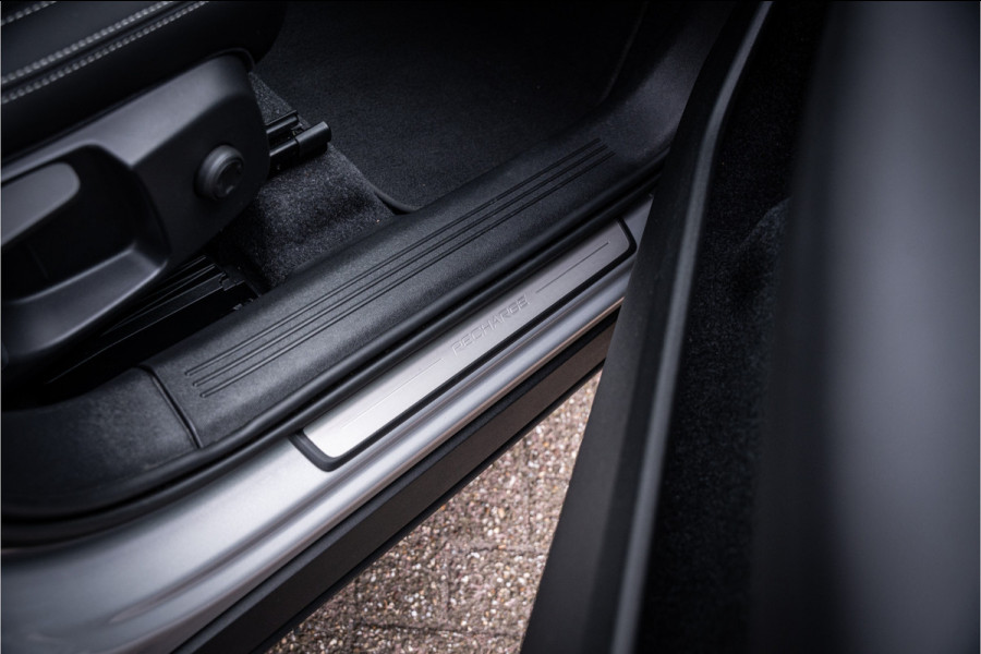 Volvo XC40 1.5 T4 Plug-in hybrid Core Bright ** Leder/Alcantara ** Camera ** 19inch Volvo XC40 1.5 T4 Plug-in hybrid Core Bright ** Leder/Alcantara ** Camera ** 19inch