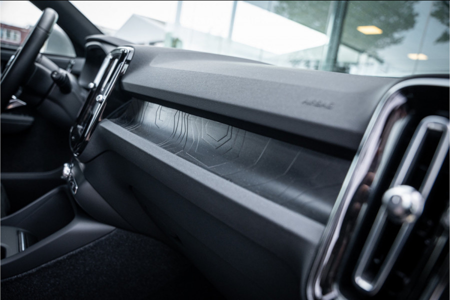 Volvo XC40 1.5 T4 Plug-in hybrid Core Bright ** Leder/Alcantara ** Camera ** 19inch Volvo XC40 1.5 T4 Plug-in hybrid Core Bright ** Leder/Alcantara ** Camera ** 19inch