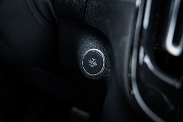 Volvo XC40 1.5 T4 Plug-in hybrid Core Bright ** Leder/Alcantara ** Camera ** 19inch Volvo XC40 1.5 T4 Plug-in hybrid Core Bright ** Leder/Alcantara ** Camera ** 19inch