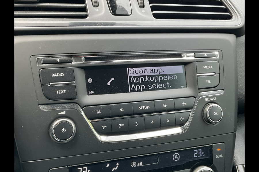 Renault Kadjar 1.2 TCe Life Trekhaak Cruise Clima NL-Auto Voll.Onderhouden! Renault Kadjar 1.2 TCe Life Trekhaak Cruise Clima NL-Auto Voll.Onderhouden!