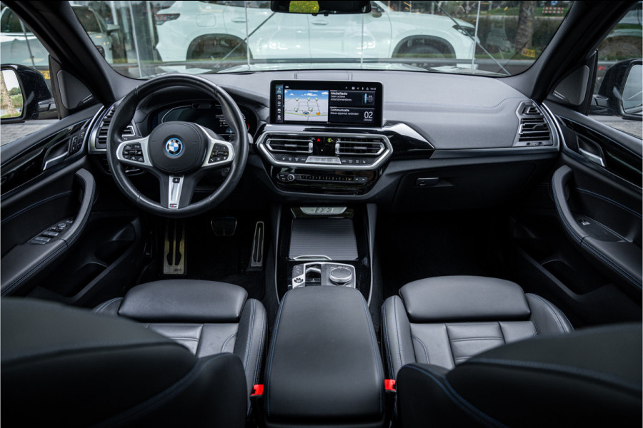 BMW iX3 High Executive 80 kWh ** Panodak ** Trekhaak ** 20inch ** BMW iX3 High Executive 80 kWh ** Panodak ** Trekhaak ** 20inch **