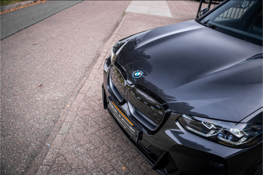BMW iX3 High Executive 80 kWh ** Panodak ** Trekhaak ** 20inch ** BMW iX3 High Executive 80 kWh ** Panodak ** Trekhaak ** 20inch **