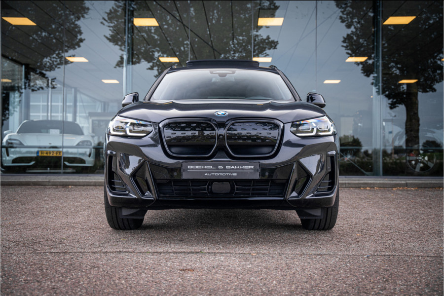 BMW iX3 High Executive 80 kWh ** Panodak ** Trekhaak ** 20inch ** BMW iX3 High Executive 80 kWh ** Panodak ** Trekhaak ** 20inch **
