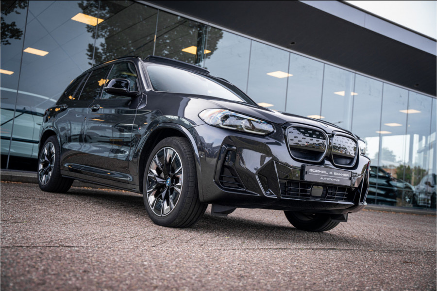 BMW iX3 High Executive 80 kWh ** Panodak ** Trekhaak ** 20inch ** BMW iX3 High Executive 80 kWh ** Panodak ** Trekhaak ** 20inch **
