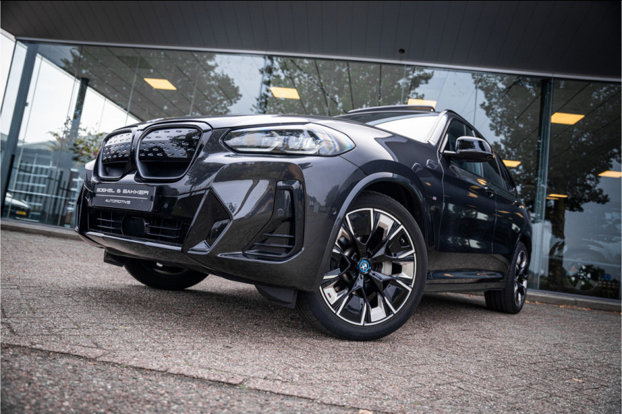 BMW iX3 High Executive 80 kWh ** Panodak ** Trekhaak ** 20inch ** BMW iX3 High Executive 80 kWh ** Panodak ** Trekhaak ** 20inch **
