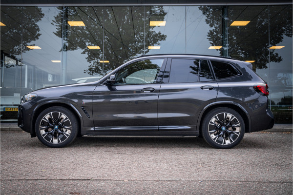 BMW iX3 High Executive 80 kWh ** Panodak ** Trekhaak ** 20inch ** BMW iX3 High Executive 80 kWh ** Panodak ** Trekhaak ** 20inch **