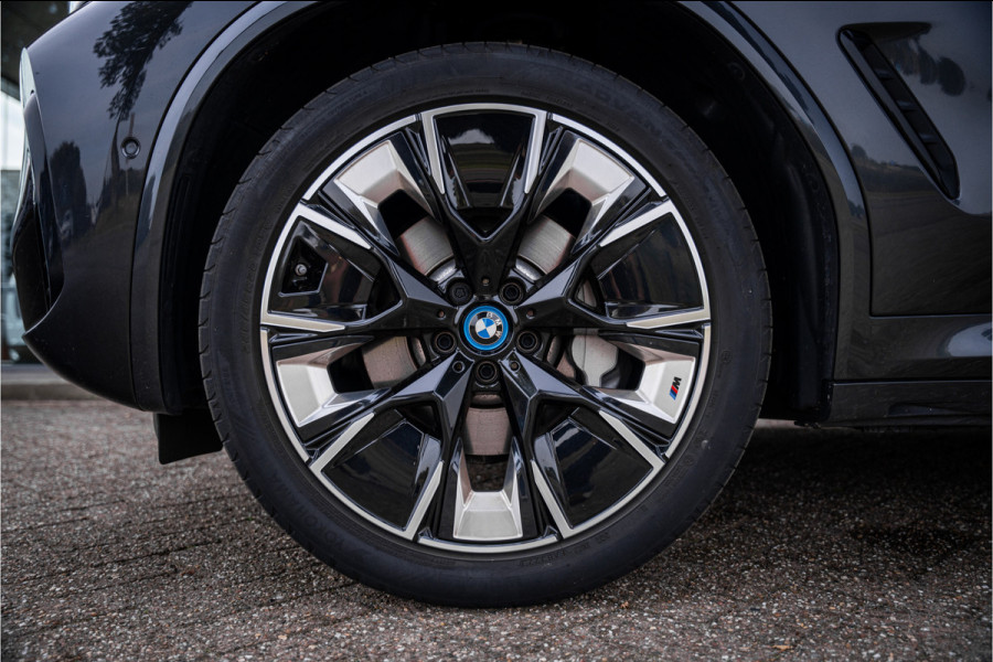 BMW iX3 High Executive 80 kWh ** Panodak ** Trekhaak ** 20inch ** BMW iX3 High Executive 80 kWh ** Panodak ** Trekhaak ** 20inch **