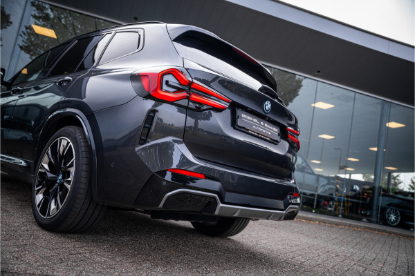 BMW iX3 High Executive 80 kWh ** Panodak ** Trekhaak ** 20inch ** BMW iX3 High Executive 80 kWh ** Panodak ** Trekhaak ** 20inch **