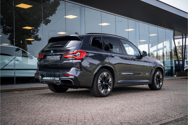 BMW iX3 High Executive 80 kWh ** Panodak ** Trekhaak ** 20inch ** BMW iX3 High Executive 80 kWh ** Panodak ** Trekhaak ** 20inch **