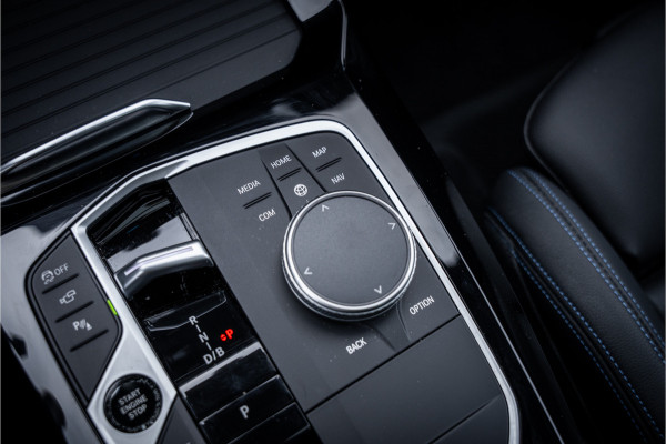 BMW iX3 High Executive 80 kWh ** Panodak ** Trekhaak ** 20inch ** BMW iX3 High Executive 80 kWh ** Panodak ** Trekhaak ** 20inch **