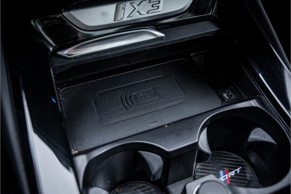 BMW iX3 High Executive 80 kWh ** Panodak ** Trekhaak ** 20inch ** BMW iX3 High Executive 80 kWh ** Panodak ** Trekhaak ** 20inch **