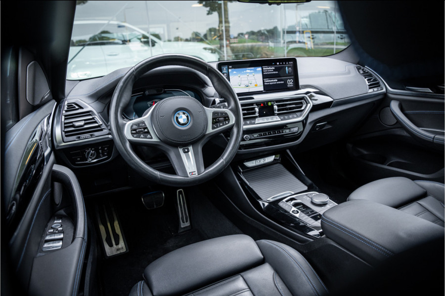 BMW iX3 High Executive 80 kWh ** Panodak ** Trekhaak ** 20inch ** BMW iX3 High Executive 80 kWh ** Panodak ** Trekhaak ** 20inch **