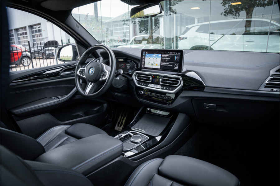 BMW iX3 High Executive 80 kWh ** Panodak ** Trekhaak ** 20inch ** BMW iX3 High Executive 80 kWh ** Panodak ** Trekhaak ** 20inch **