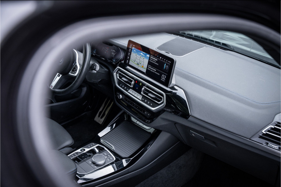 BMW iX3 High Executive 80 kWh ** Panodak ** Trekhaak ** 20inch ** BMW iX3 High Executive 80 kWh ** Panodak ** Trekhaak ** 20inch **