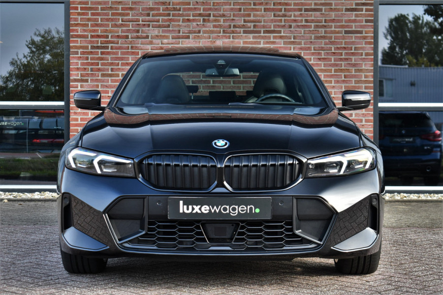BMW 3-serie 330e xDrive M-Sport Pro Pano M-zetels ACC HUD 19inch El-klep BMW 3-serie 330e xDrive M-Sport Pro Pano M-zetels ACC HUD 19inch El-klep