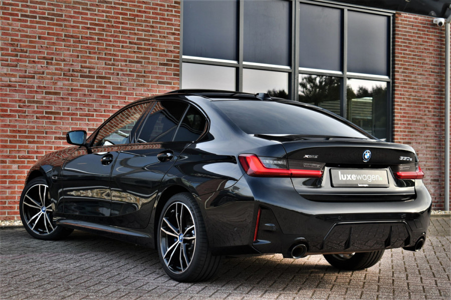 BMW 3-serie 330e xDrive M-Sport Pro Pano M-zetels ACC HUD 19inch El-klep BMW 3-serie 330e xDrive M-Sport Pro Pano M-zetels ACC HUD 19inch El-klep