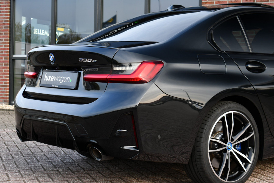 BMW 3-serie 330e xDrive M-Sport Pro Pano M-zetels ACC HUD 19inch El-klep BMW 3-serie 330e xDrive M-Sport Pro Pano M-zetels ACC HUD 19inch El-klep
