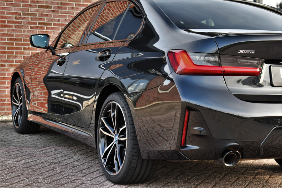 BMW 3-serie 330e xDrive M-Sport Pro Pano M-zetels ACC HUD 19inch El-klep BMW 3-serie 330e xDrive M-Sport Pro Pano M-zetels ACC HUD 19inch El-klep
