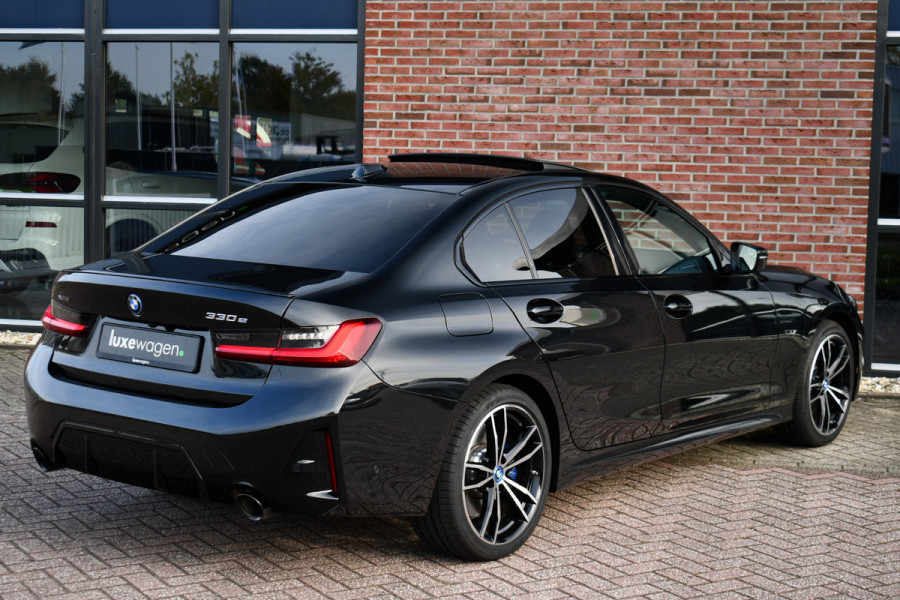 BMW 3-serie 330e xDrive M-Sport Pro Pano M-zetels ACC HUD 19inch El-klep BMW 3-serie 330e xDrive M-Sport Pro Pano M-zetels ACC HUD 19inch El-klep