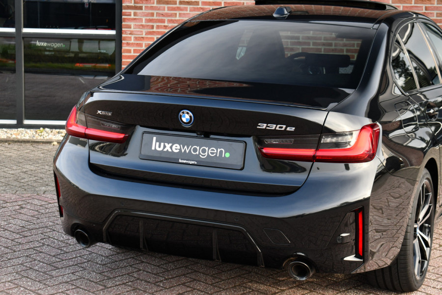 BMW 3-serie 330e xDrive M-Sport Pro Pano M-zetels ACC HUD 19inch El-klep BMW 3-serie 330e xDrive M-Sport Pro Pano M-zetels ACC HUD 19inch El-klep