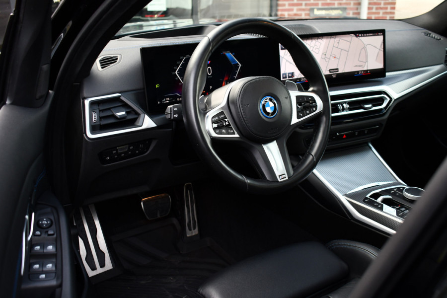 BMW 3-serie 330e xDrive M-Sport Pro Pano M-zetels ACC HUD 19inch El-klep BMW 3-serie 330e xDrive M-Sport Pro Pano M-zetels ACC HUD 19inch El-klep