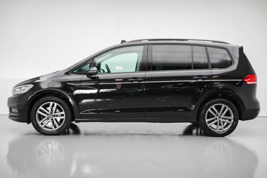 Volkswagen Touran 1.5 TSI Business 7p |Pano|Virtual|Keyless|Dodehoek|ACC|Camera| Volkswagen Touran 1.5 TSI Business 7p |Pano|Virtual|Keyless|Dodehoek|ACC|Camera|