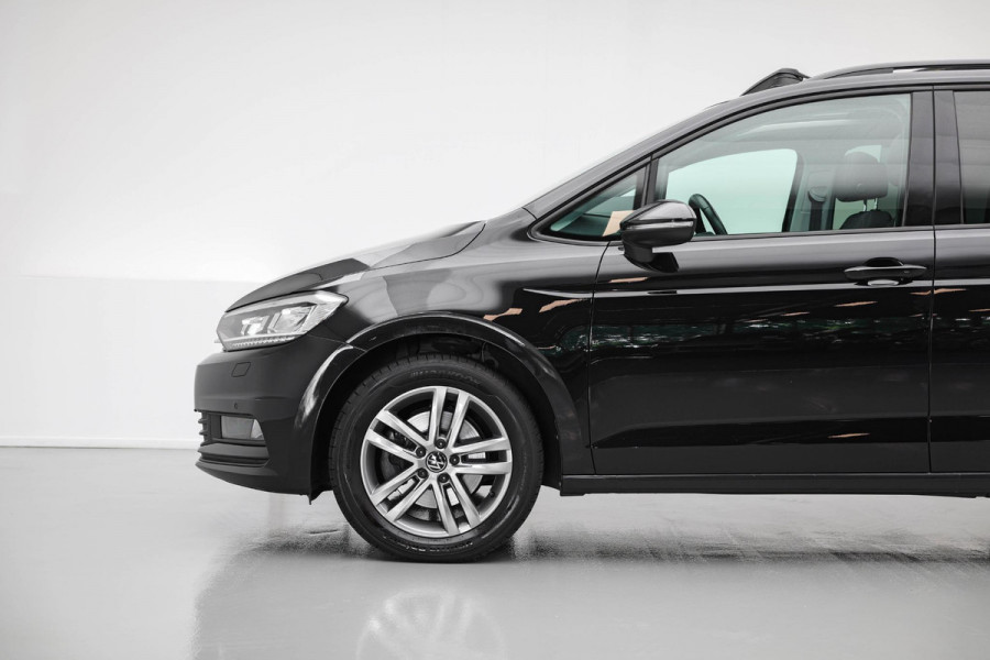 Volkswagen Touran 1.5 TSI Business 7p |Pano|Virtual|Keyless|Dodehoek|ACC|Camera| Volkswagen Touran 1.5 TSI Business 7p |Pano|Virtual|Keyless|Dodehoek|ACC|Camera|