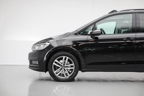 Volkswagen Touran 1.5 TSI Business 7p |Pano|Virtual|Keyless|Dodehoek|ACC|Camera| Volkswagen Touran 1.5 TSI Business 7p |Pano|Virtual|Keyless|Dodehoek|ACC|Camera|
