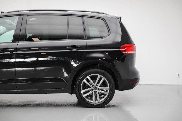 Volkswagen Touran 1.5 TSI Business 7p |Pano|Virtual|Keyless|Dodehoek|ACC|Camera| Volkswagen Touran 1.5 TSI Business 7p |Pano|Virtual|Keyless|Dodehoek|ACC|Camera|