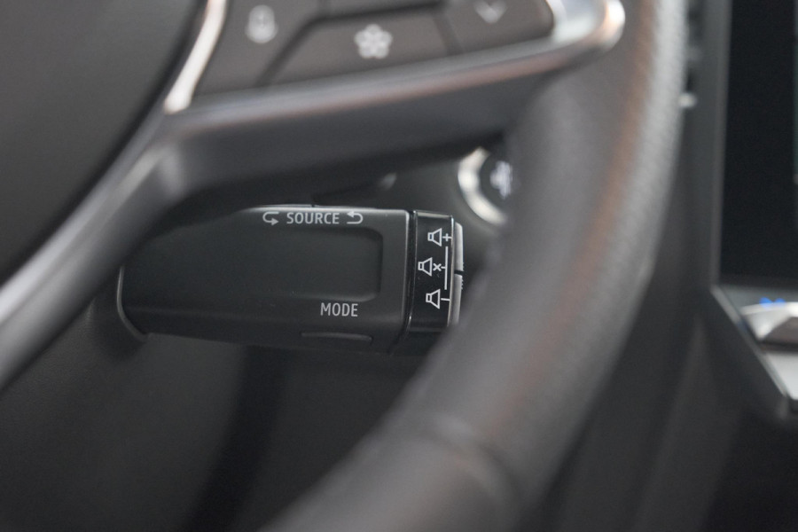 Renault Captur Mild Hybrid 160 EDC Techno | Pack Winter | Camera | Adaptieve Cruise Control | Apple Carplay Renault Captur Mild Hybrid 160 EDC Techno | Pack Winter | Camera | Adaptieve Cruise Control | Apple Carplay