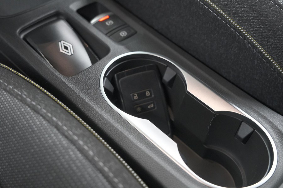 Renault Captur Mild Hybrid 160 EDC Techno | Pack Winter | Camera | Adaptieve Cruise Control | Apple Carplay Renault Captur Mild Hybrid 160 EDC Techno | Pack Winter | Camera | Adaptieve Cruise Control | Apple Carplay