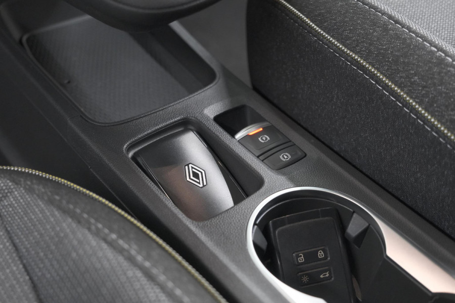 Renault Captur Mild Hybrid 160 EDC Techno | Pack Winter | Camera | Adaptieve Cruise Control | Apple Carplay Renault Captur Mild Hybrid 160 EDC Techno | Pack Winter | Camera | Adaptieve Cruise Control | Apple Carplay