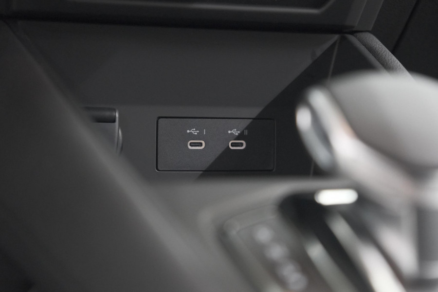 Renault Captur Mild Hybrid 160 EDC Techno | Pack Winter | Camera | Adaptieve Cruise Control | Apple Carplay Renault Captur Mild Hybrid 160 EDC Techno | Pack Winter | Camera | Adaptieve Cruise Control | Apple Carplay