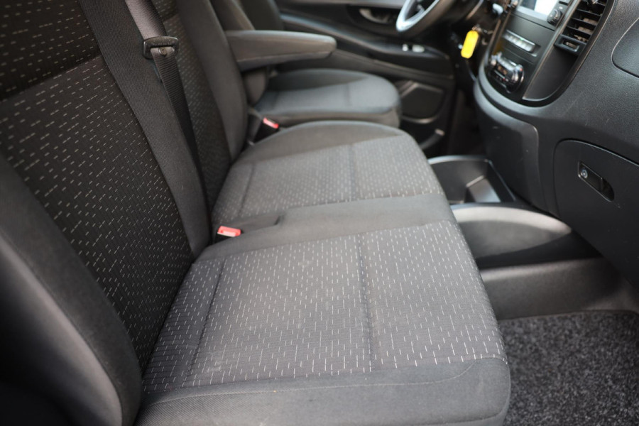 Mercedes-Benz Vito 116 CDI Extra Lang / AUT / 2 x Schuifdeur / 163 Pk / 3 Zits / Camera / Elek Pakket / Imperiaal / Trekhaak