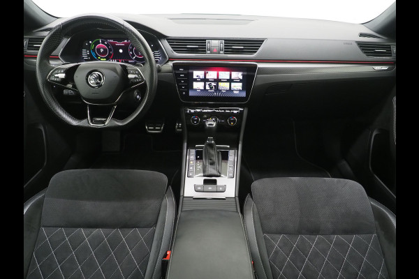 Škoda Superb Combi 1.4 TSI iV Sportline 218PK | Panoramadak | Trekhaak | Sportstoelen | Camera | Keyless | Carplay Škoda Superb Combi 1.4 TSI iV Sportline 218PK | Panoramadak | Trekhaak | Sportstoelen | Camera | Keyless | Carplay