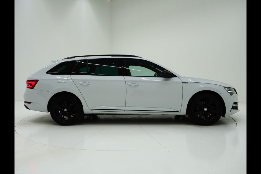 Škoda Superb Combi 1.4 TSI iV Sportline 218PK | Panoramadak | Trekhaak | Sportstoelen | Camera | Keyless | Carplay Škoda Superb Combi 1.4 TSI iV Sportline 218PK | Panoramadak | Trekhaak | Sportstoelen | Camera | Keyless | Carplay