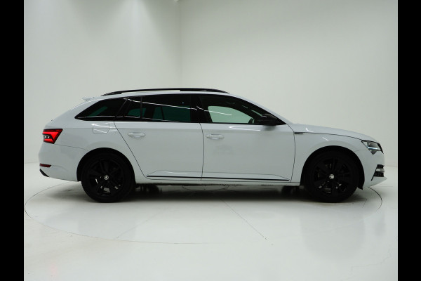 Škoda Superb Combi 1.4 TSI iV Sportline 218PK | Panoramadak | Trekhaak | Sportstoelen | Camera | Keyless | Carplay Škoda Superb Combi 1.4 TSI iV Sportline 218PK | Panoramadak | Trekhaak | Sportstoelen | Camera | Keyless | Carplay
