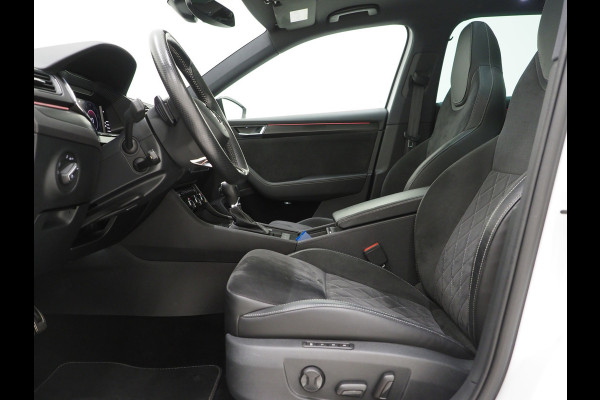 Škoda Superb Combi 1.4 TSI iV Sportline 218PK | Panoramadak | Trekhaak | Sportstoelen | Camera | Keyless | Carplay Škoda Superb Combi 1.4 TSI iV Sportline 218PK | Panoramadak | Trekhaak | Sportstoelen | Camera | Keyless | Carplay