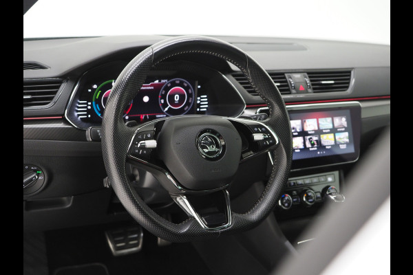 Škoda Superb Combi 1.4 TSI iV Sportline 218PK | Panoramadak | Trekhaak | Sportstoelen | Camera | Keyless | Carplay Škoda Superb Combi 1.4 TSI iV Sportline 218PK | Panoramadak | Trekhaak | Sportstoelen | Camera | Keyless | Carplay