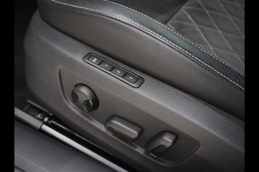 Škoda Superb Combi 1.4 TSI iV Sportline 218PK | Panoramadak | Trekhaak | Sportstoelen | Camera | Keyless | Carplay Škoda Superb Combi 1.4 TSI iV Sportline 218PK | Panoramadak | Trekhaak | Sportstoelen | Camera | Keyless | Carplay