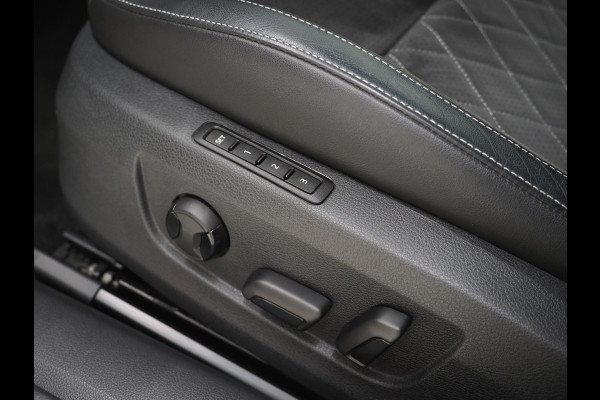 Škoda Superb Combi 1.4 TSI iV Sportline 218PK | Panoramadak | Trekhaak | Sportstoelen | Camera | Keyless | Carplay Škoda Superb Combi 1.4 TSI iV Sportline 218PK | Panoramadak | Trekhaak | Sportstoelen | Camera | Keyless | Carplay
