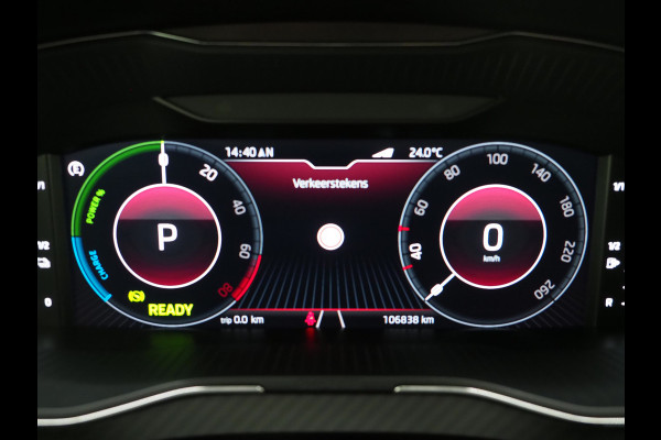 Škoda Superb Combi 1.4 TSI iV Sportline 218PK | Panoramadak | Trekhaak | Sportstoelen | Camera | Keyless | Carplay Škoda Superb Combi 1.4 TSI iV Sportline 218PK | Panoramadak | Trekhaak | Sportstoelen | Camera | Keyless | Carplay